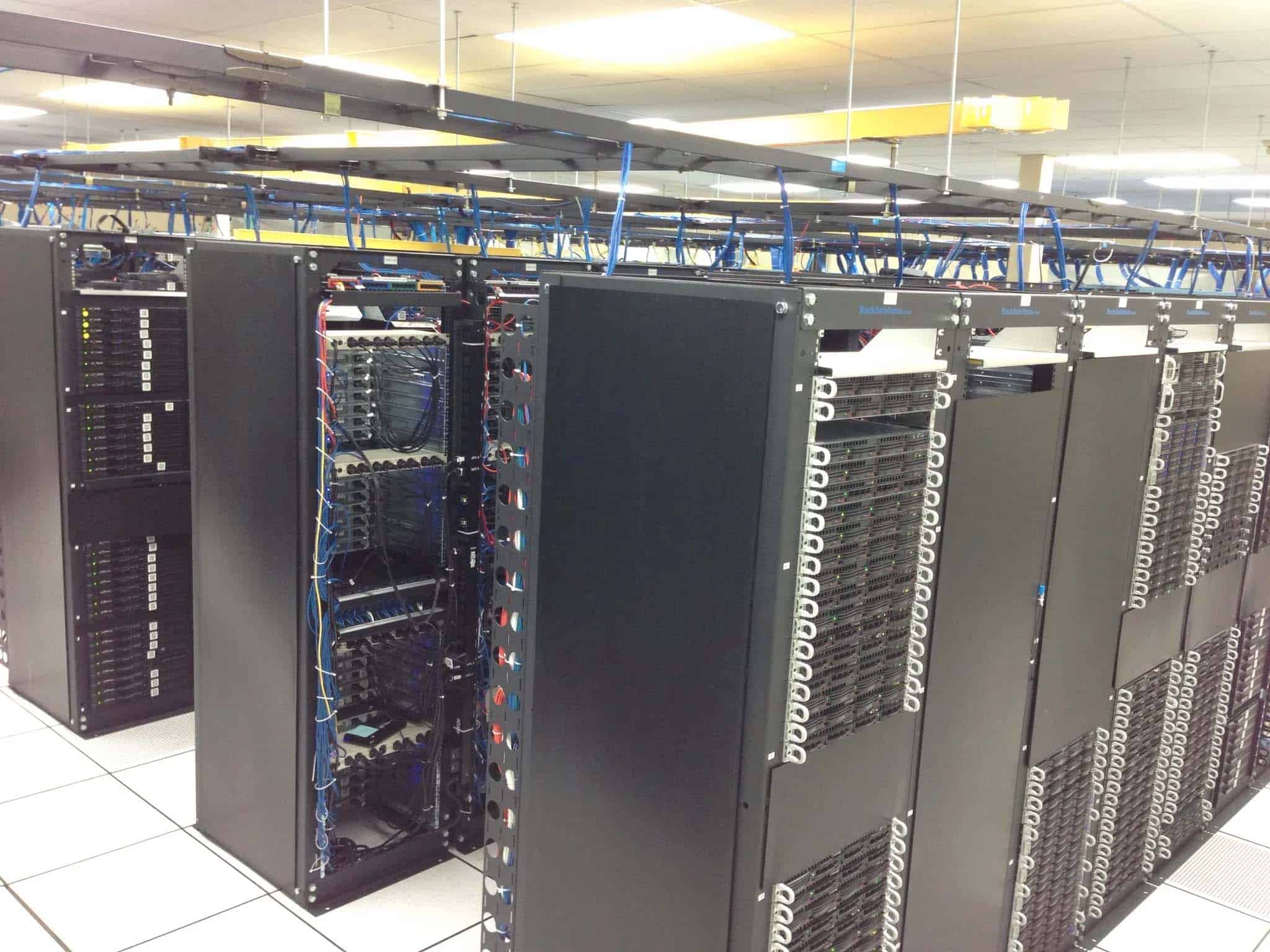 Is Cable Management Important For Server Racks? - RackSolutions