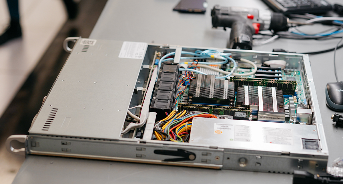 Image showing the hardware inside of a dedicated server